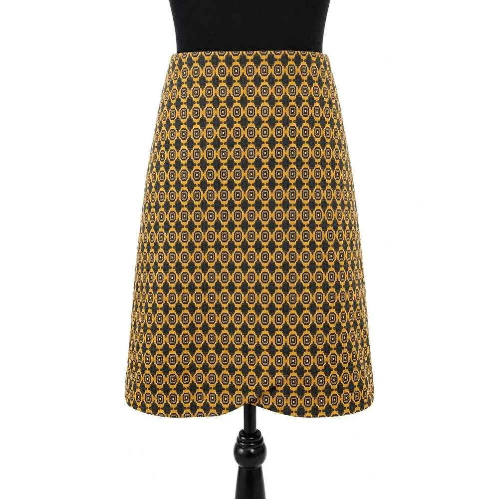 Cabi Womens Standout Kensington Proper Short‎ Skirt Medium Gold Medallion Knit